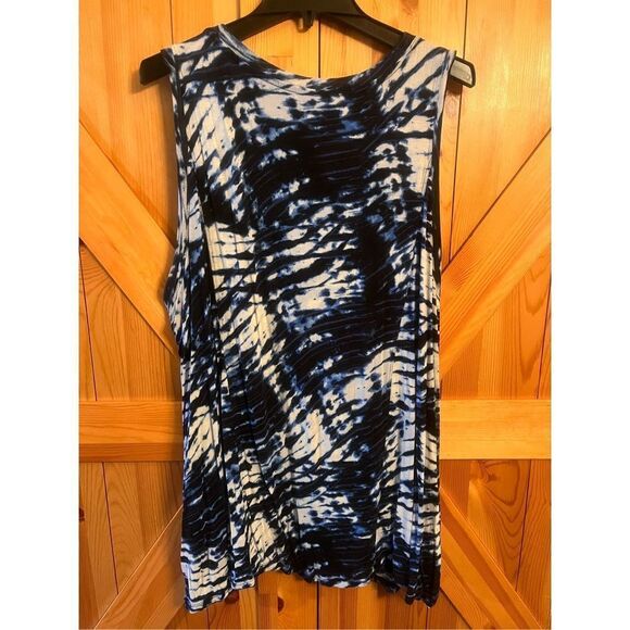 Willi Smith, Sleeveless blouse, size 3X
(1390) - Picture 5 of 5